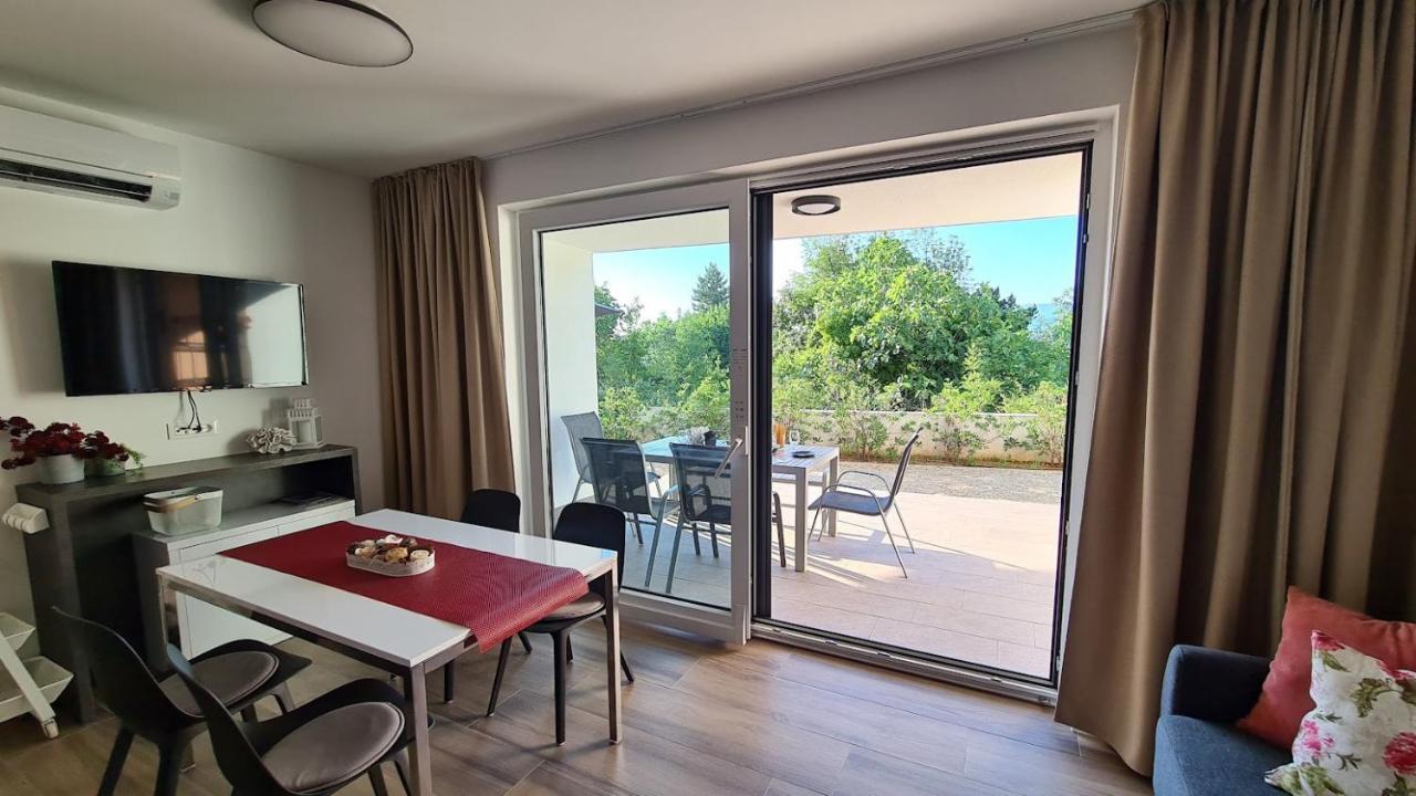 Vila Primorka Apartmani Oleander Šilo Exterior foto